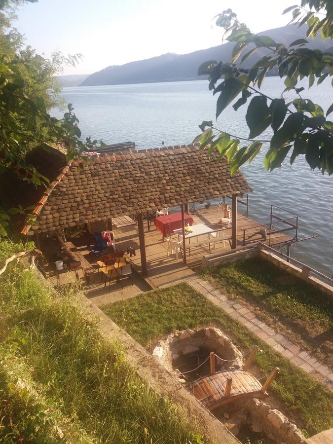 Chalet Ljubicine Kolibe Golubinje Bagian luar foto