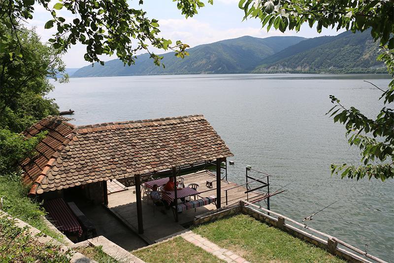 Chalet Ljubicine Kolibe Golubinje Bagian luar foto